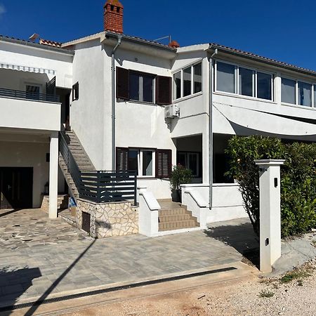 Apartmani Gemma Premantura Exterior photo